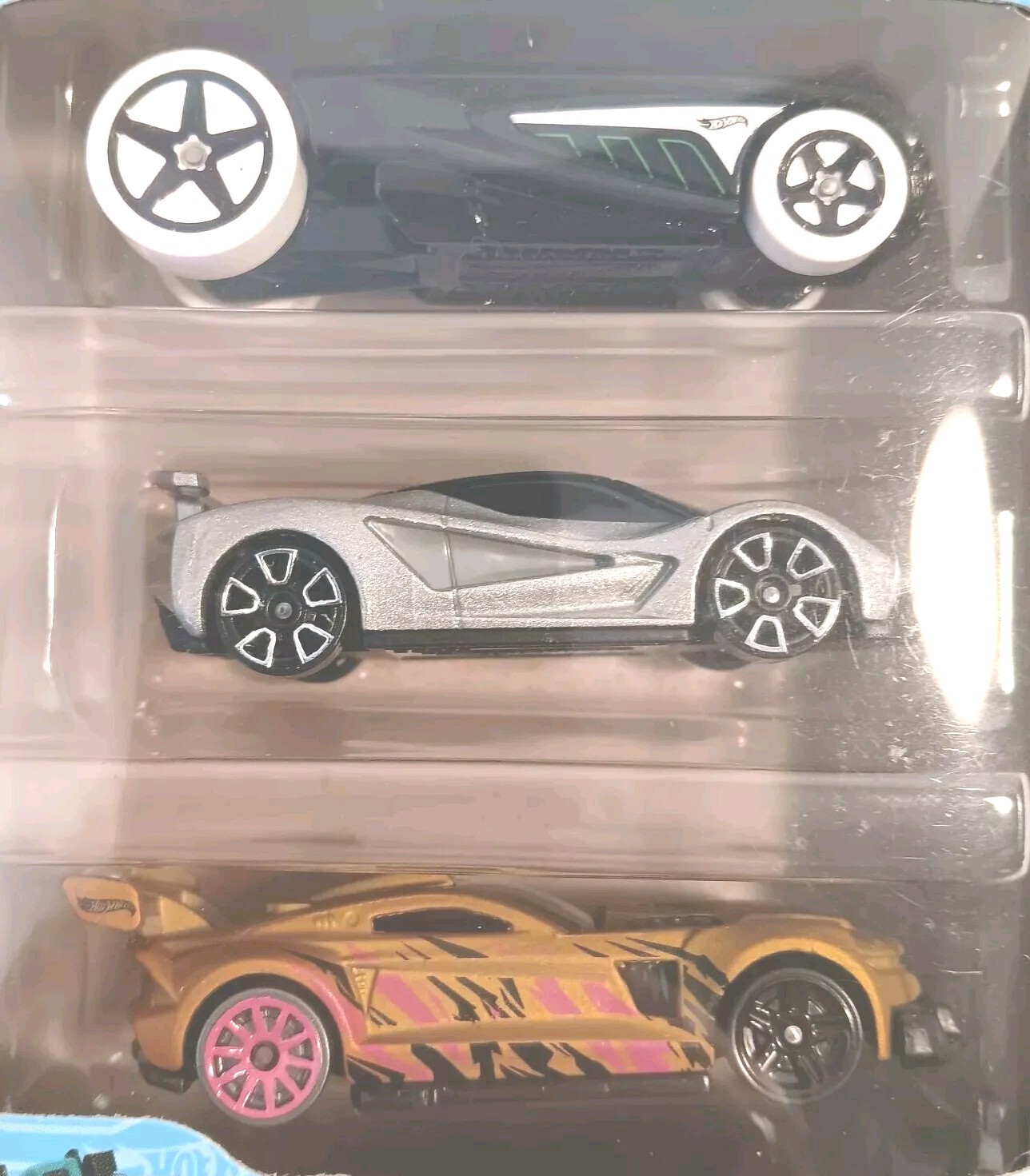 Foto 2 di 8