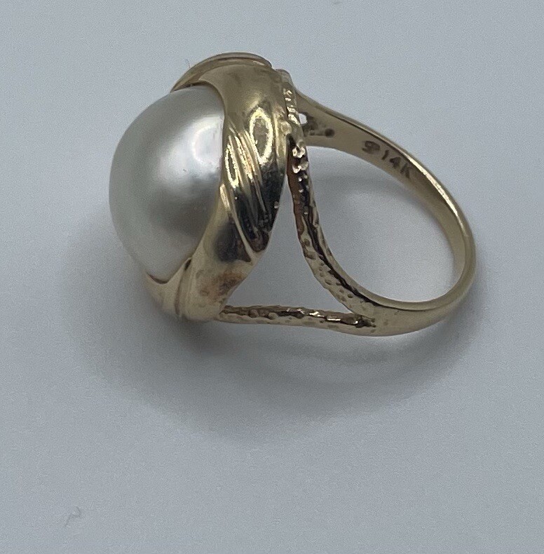 14k Solid Yellow Gold Mabe Pearl Split Shank Ring… - image 8