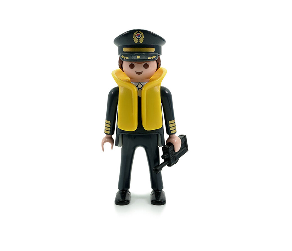 PLAYMOBIL 4-99 71017 Korean air Flight Pilot Crew Figure set PLAYMOBIL 4-99 71017 Korean air Flight Pilot Crew Figure set