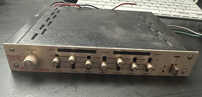 Old school Pyramid Car Stereo  amplifier SE401-VL-LED 120 Watt Amp