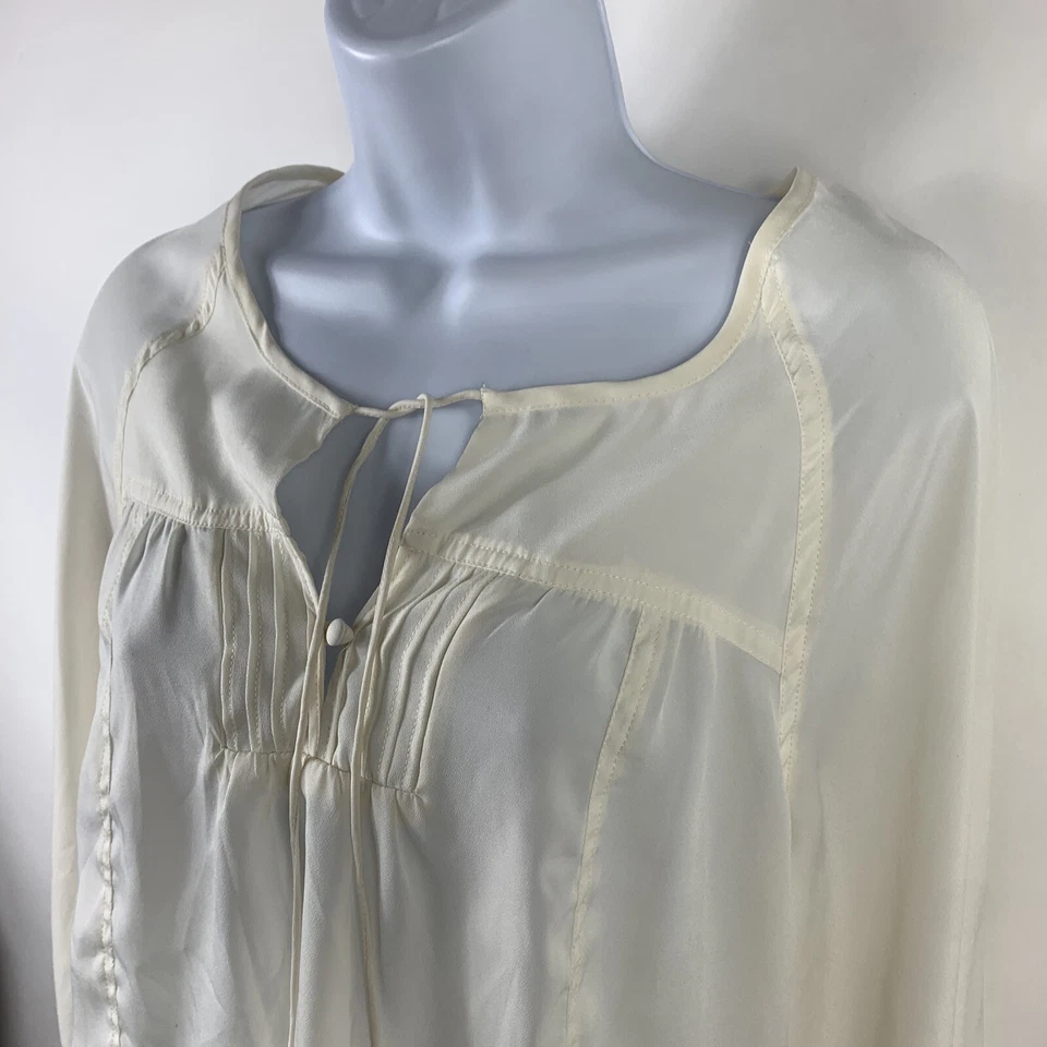 Camisa para mujer American Eagle pequeña manga 3/4 cuello en V ligera blanca campesina Foto 3 de 4