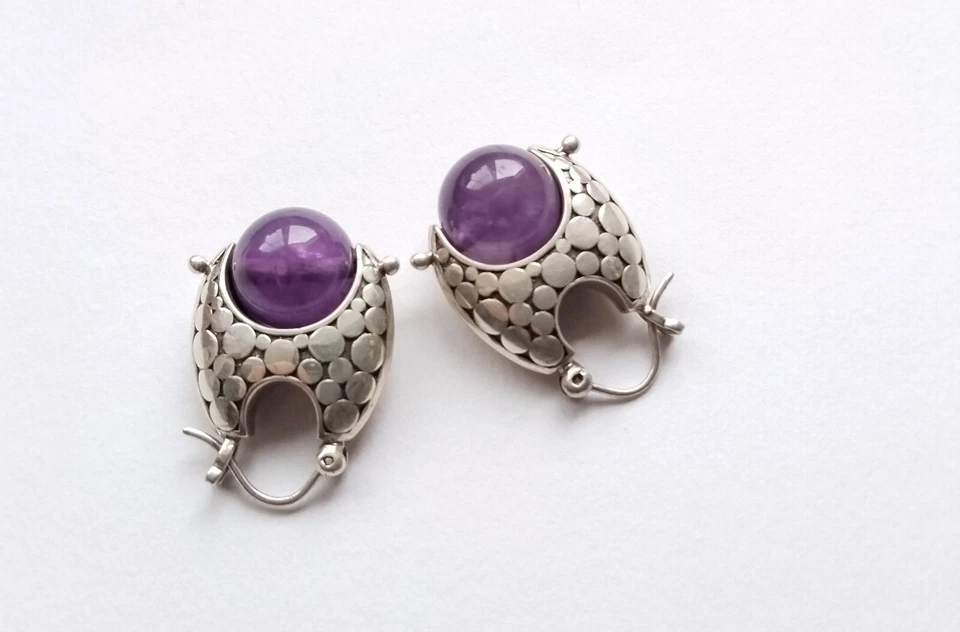 Pendientes de aro de amatista púrpura genuina de plata de ley balinesa / 1,1 pulgadas Foto 3 de 4