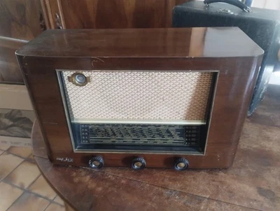 TSF POSTE RADIO L.M.T. TYPE 235 BON ETAT - Photo 1/4