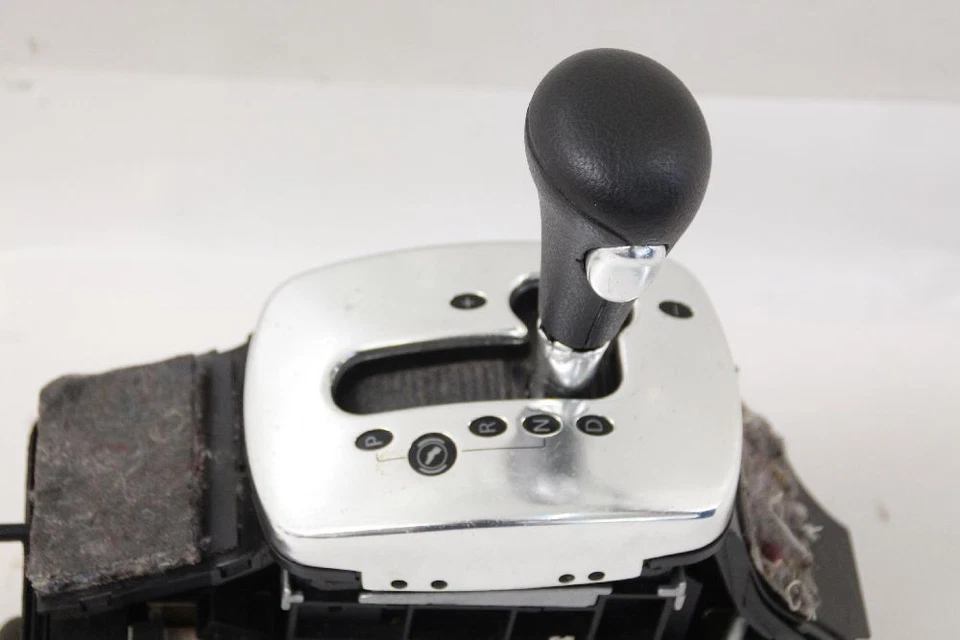 Palanca de cambios Audi A6 Avant C5 4B0713041L 2.8 142 KW 193 CV gasolina 04-2001 Foto 4 de 4