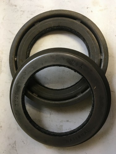 One Cadillac 1960-68 Front Wheel Seal NORS OEM 1743814 National 7721 USA Made - Picture 2 of 10