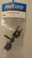 Team Associated 91857 RC10B6.2 Rear Hubs 2 pcs NIB