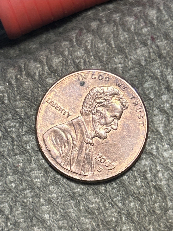 2009D Lincoln Penny Fingers Made Together On The Reverse - Image 4 of 4