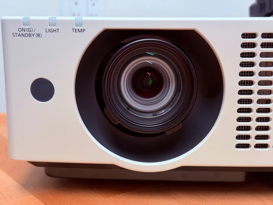 Panasonic PT-VMZ60 Laser Projector 4041 Hrs w/Remote & Cord 20K Hr Life - Image 2 of 4