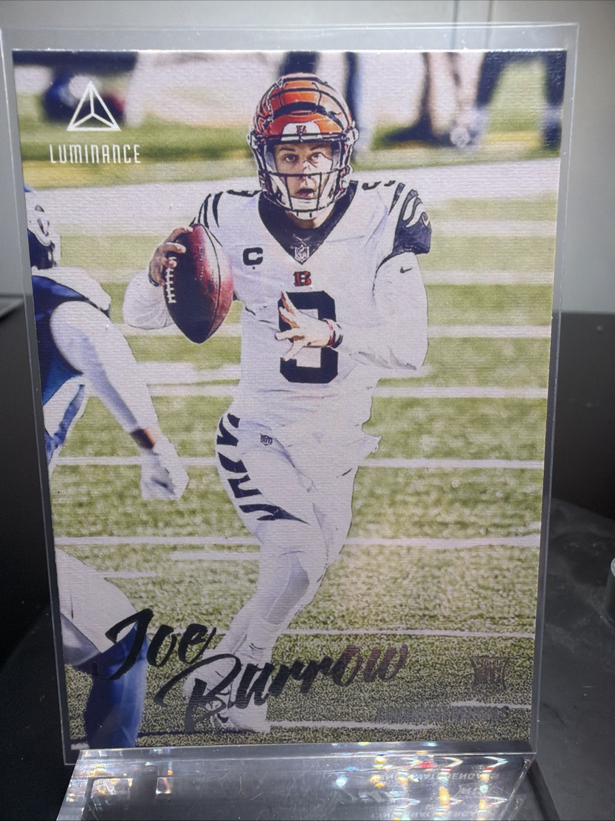2020 Panini Chronicles Joe Burrow #201 Luminance Update Rookies JM