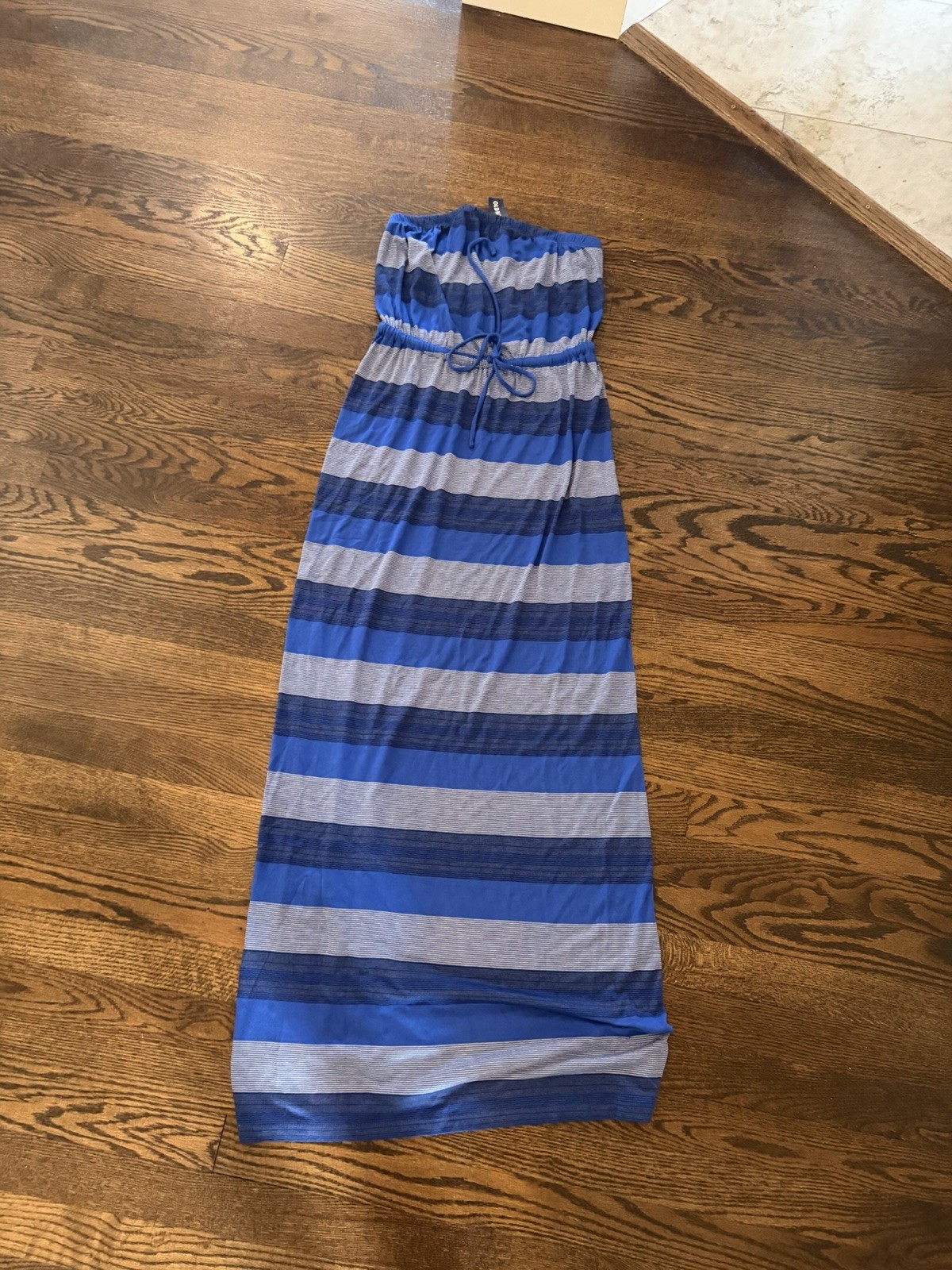 Old Navy Women’s Strapless Maxi Dress Blue Navy Striped - New With Tags Size S