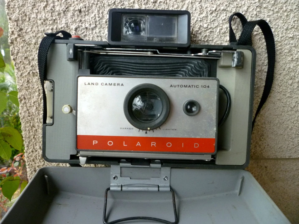 Appareil photo Polaroïd 104 avec mode d'emploi. - Photo 4/4