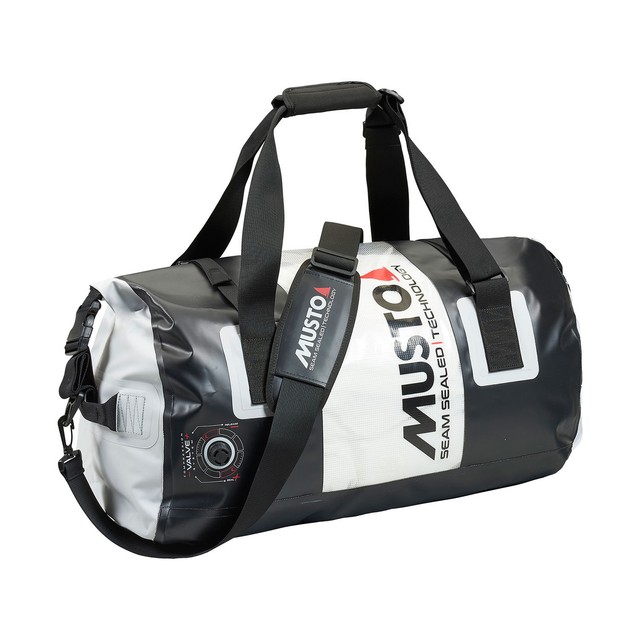 musto holdall