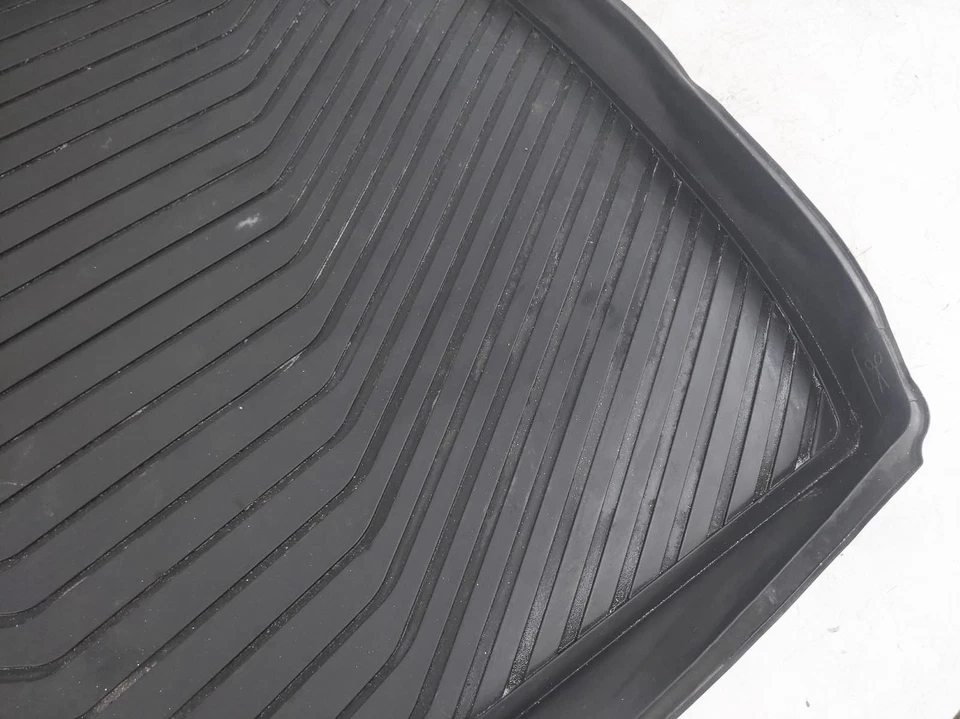 Alfombrilla de goma para carga trasera para todo tipo de clima Audi A3 2015-2020 sedán 8V5061180 Foto 3 de 4