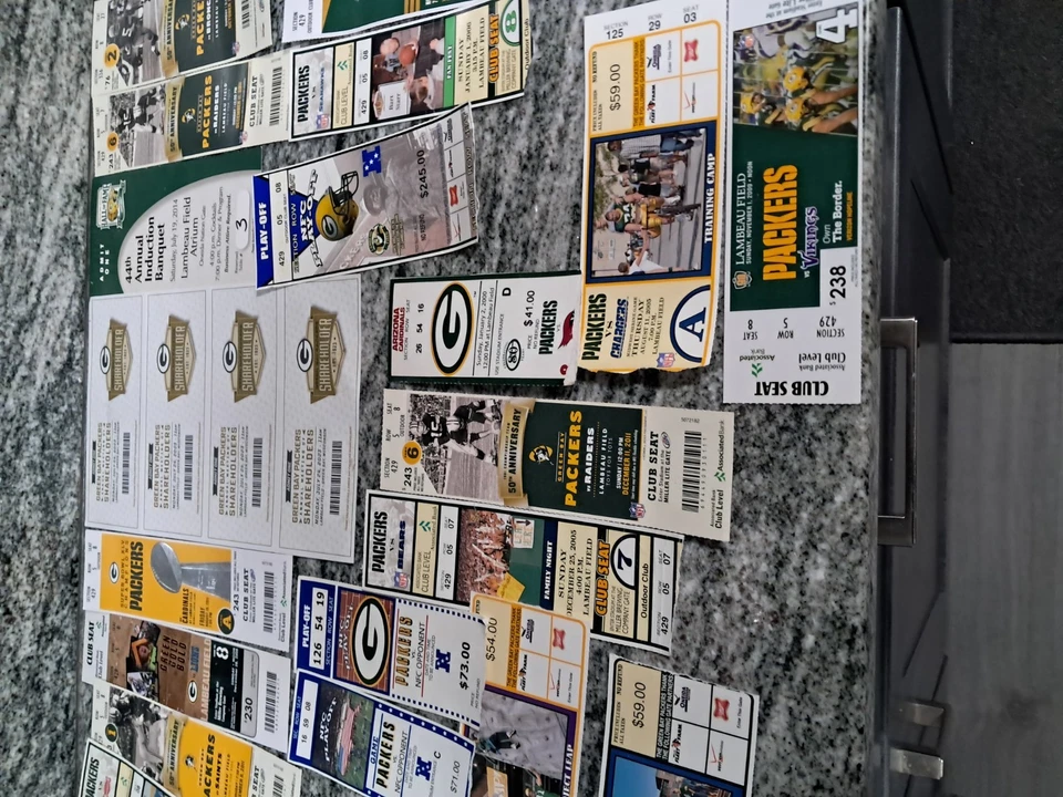 HUGE GREEN BAY PACKER TICKET STUB LOT FAVRE, REGGIE, RODGERS, FREEMAN, MATTHEWS - Image 4 of 4
