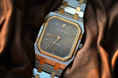 (6005SA) 1980s Audemars Piguet Royal Oak Square Quartz Jumbo 32x41mm Watch