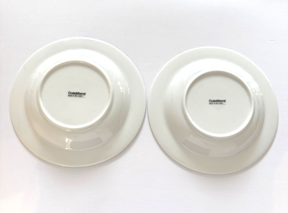 Crate & Barrel Set of 2 White Wide Rim Porcelain Soup or Pasta Salad 9" Bowls