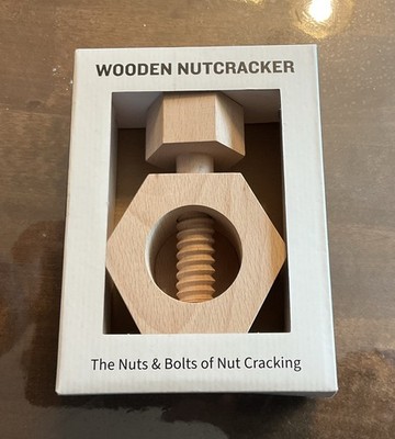 Duluth Trading Co.  Nutcracker All Wood Collects The Shells Twist To Crack NWT