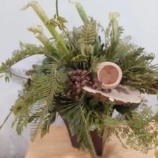 Artificial Floral Flower Arrangement in Metal Vase Centerpiece Home Decor