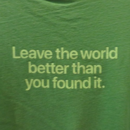 Apple Computers Leave The World Better Than You Found It Tee shirt Green Size M - Picture 5 of 9