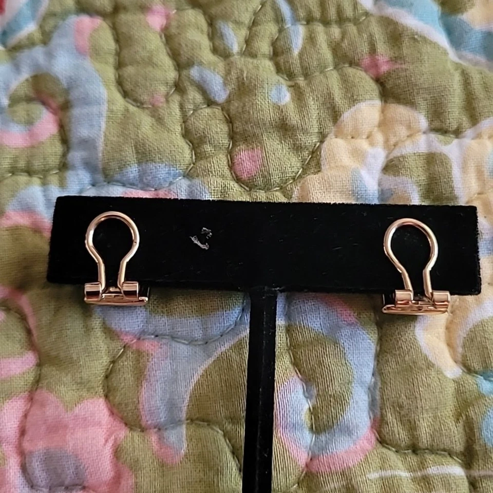 Винтажные золотистые серьги-клипсы с эмалью Liz Claiborn - Изображение 3 из 4