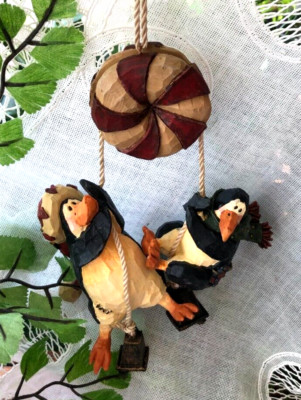 BOYDS CARVER'S CHOICE ORNAMENT - ARLENE & ARLUCK...PULLING TOGETHER (PENQUINS)