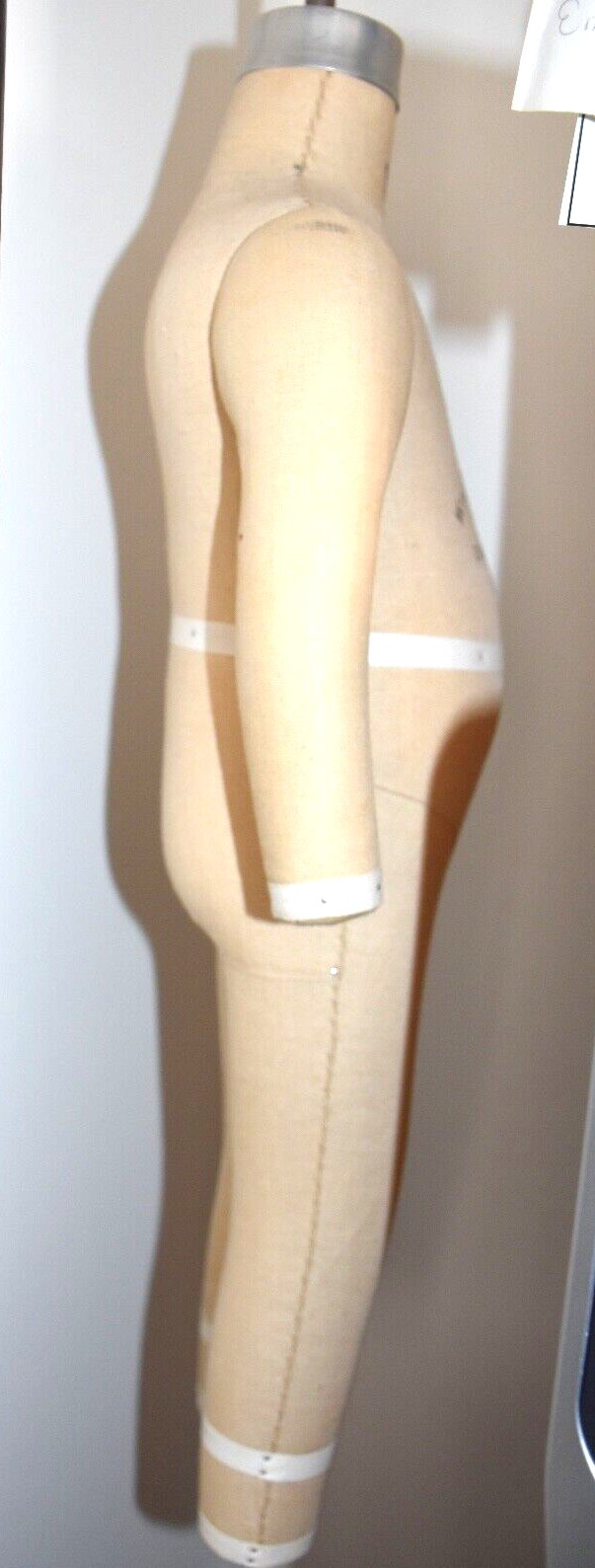 Children's Wolf Dress Form, 1993 Size 4 Great Condition with removable