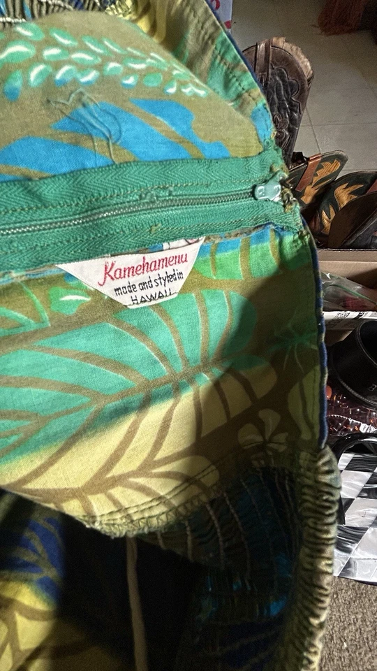 Vestido hawaiano Kamehameha Bombshell vintage años 50 pequeño algodón dorado estampado fabuloso Foto 2 de 4
