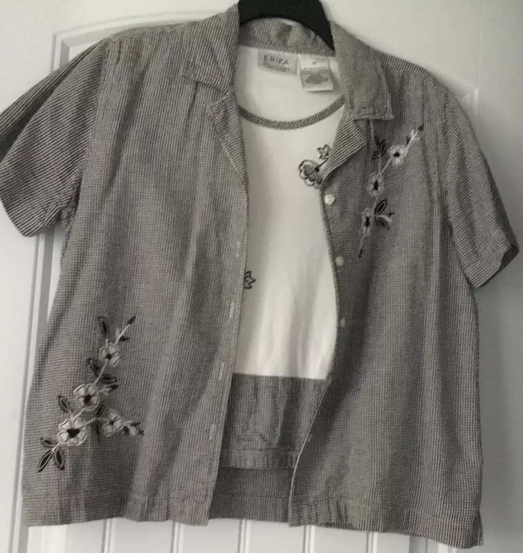 Erika 2 Pc Collection PM, Preowned, Black&White Check, Flowered Buttons, Side Sl