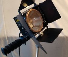 Lowel Omni Light - 500W Focus Flood Light