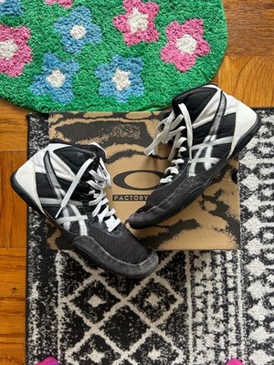 ASICS matflex black & white size 11 