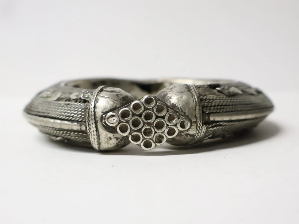 Ancien authentique Bracelet ethnique du Yemen Oman en argent tribal berbère XIXe - Photo 2/4
