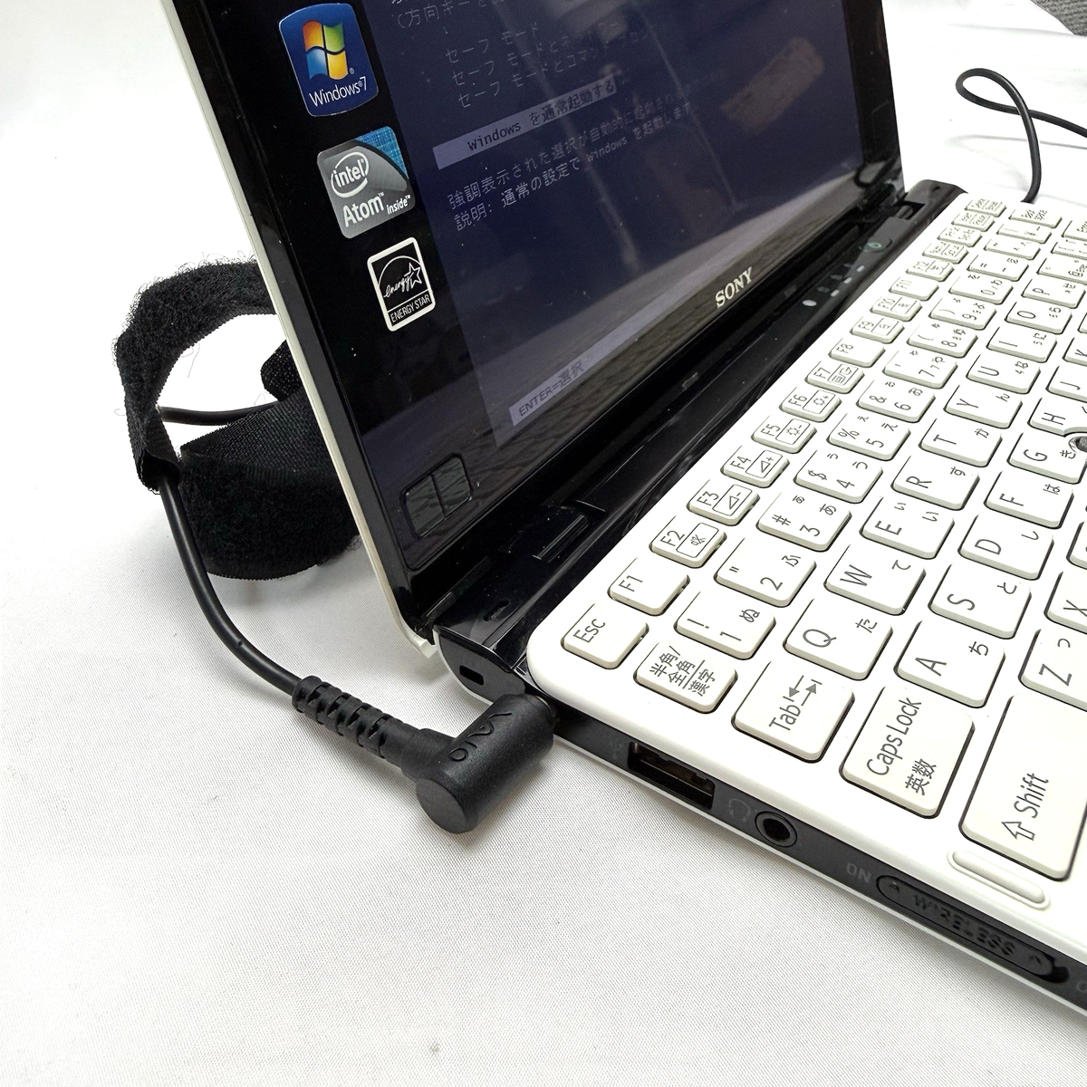 SONY VAIO TYPE P VPCP119KJ White Intel Atom Z530 64GB RAM 2GB w