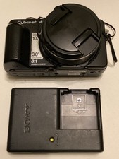 Sony Cybershot 8.1MP Digital Camera DSC-H10, Charger, Cable, Carrying Case
