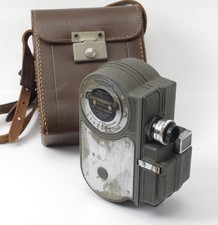 Vintage Universal Cinemaster II 8mm Cine Movie Camera Model G-8, in case