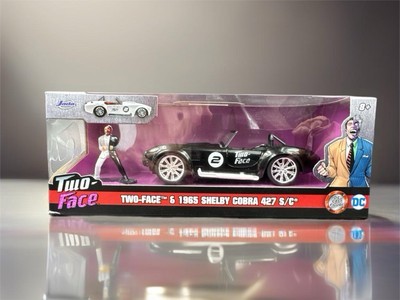Batman Comics Shelby Cobra con Due Facce Figura 1:32 Scala