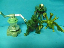 FIGURINI GODZILLA,DRAGO ROBOT ETC vari
