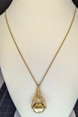 1928 Brand 3 Locked Pendant Gold Tone Chain Necklace - Picture 4 of 13