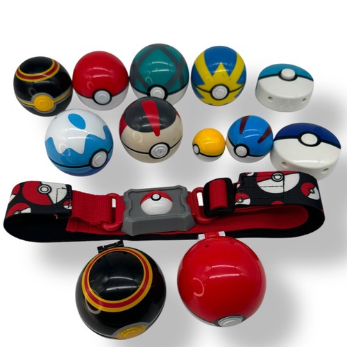 Pokemon Pokeball Lot Of Multicolor Clip N Go Balls & Belt Clip Balls w/ Belt