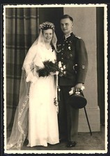 Foto-AK Oberfeldwebel des Heeres mit Schützenschnur, Reiterabzeichen, Wehrmacht 