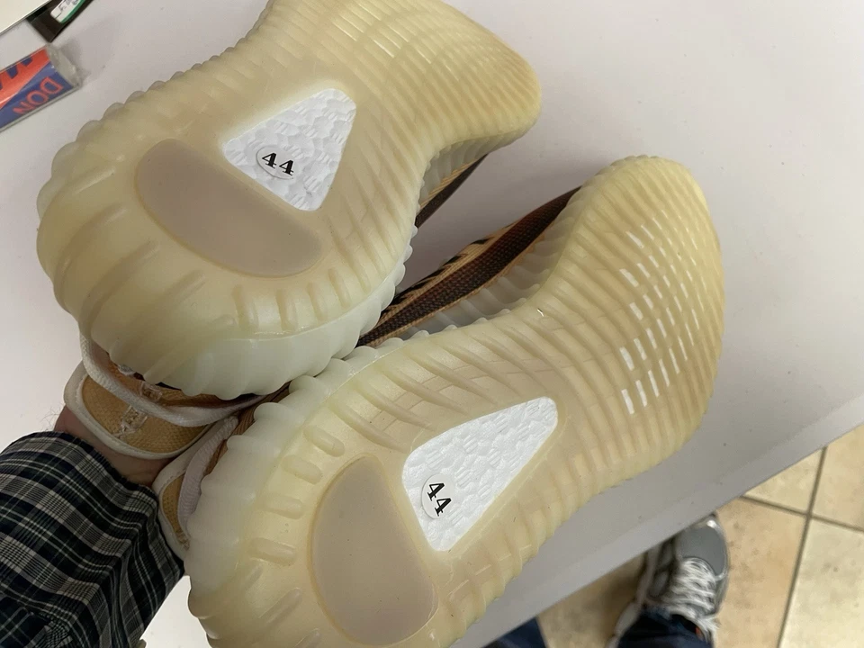 Griffey Jr Sneakers Mariners Beautiful Pair Brand New! - Image 4 of 4