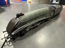 Hornby R309 BR Class A4 Loco No. 60022 ‘Mallard’ BR Green Late Crest