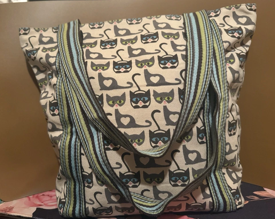 Bolso Bugalow 360 con gatos Foto 2 de 4