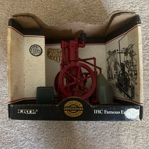 ERTL IHC Famous Engine Die-Cast Model 1:8 Scale Rotating Flywheels MPN 615
