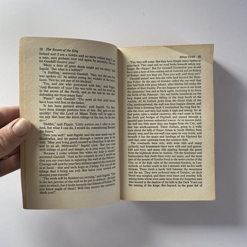 Return Of The King, Lord Of The Rings Part 3, J R R Tolkien (1986) Book Novel - Picture 8 of 11