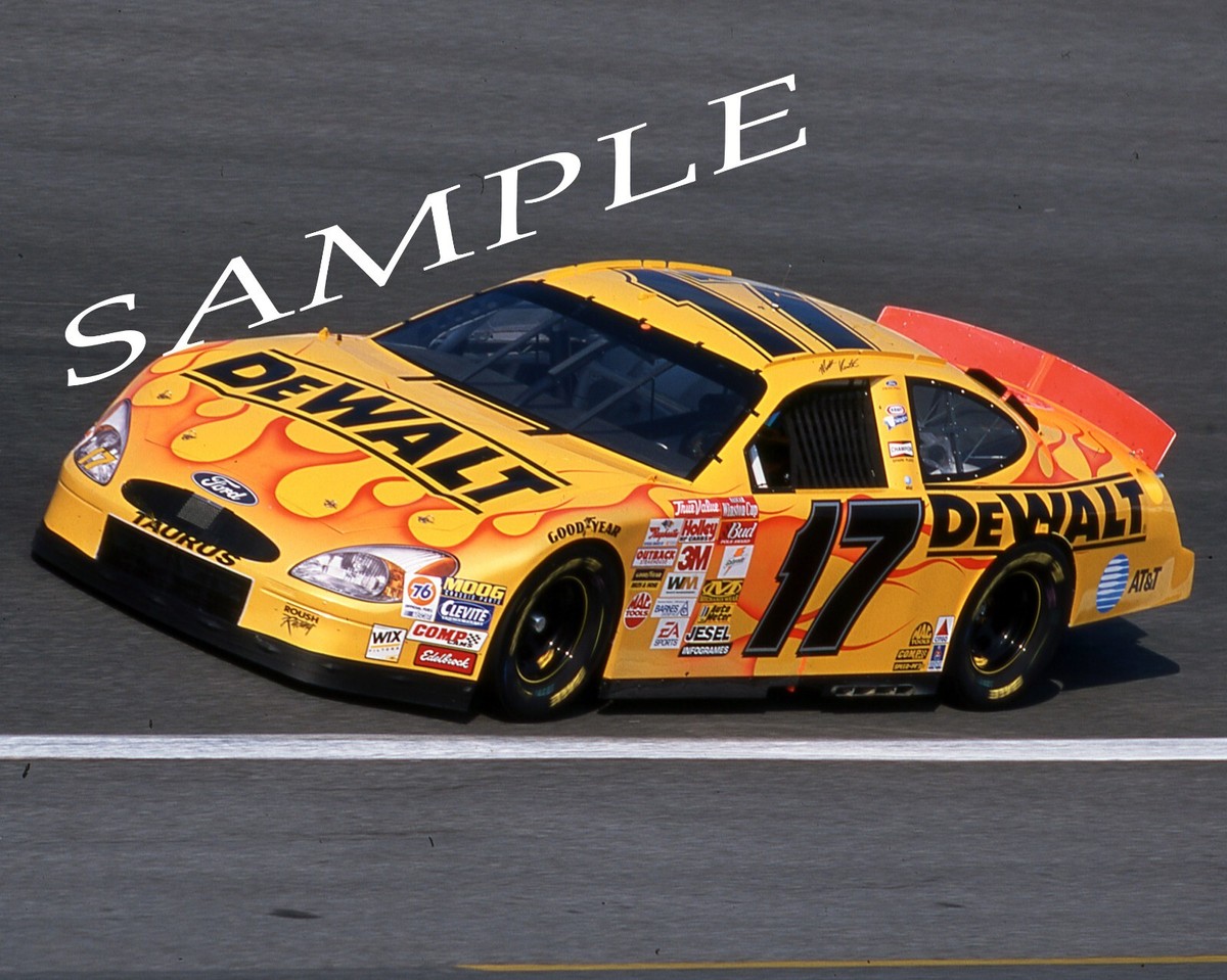 MATT KENSETH #17 DEWALT TOOLS FORD RACING ON TRACK 8X10 GLOSSY