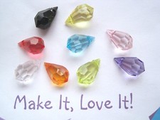 9 x FACETED TEARDROP BEADS 15MM X 9MM FEATURE ACRYLIC MIXED COLOURS ASSORTED