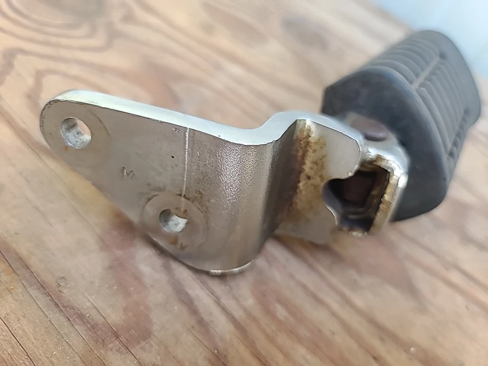 Honda VT1100C 1985 1986 Shadow OEM montaje de clavija lateral derecha 50610-MG8-000  Foto 4 de 4