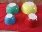 4 Vintage PYREX Primary Colors Mixing Bowls Complete Set 401, 402, 403, 404