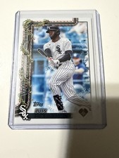 2025 Topps Holiday Luis Robert Jr. Holiday Back Variation SP #H117 White Sox