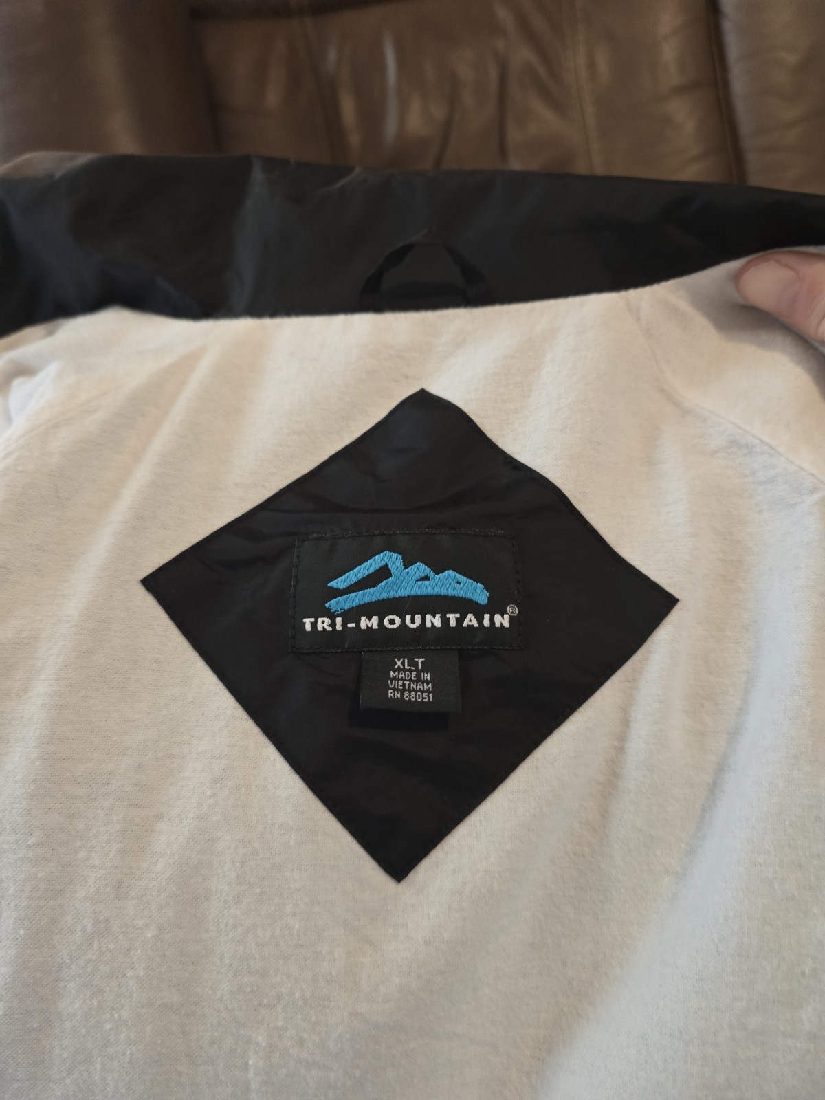 tri mountain jacket - image 2